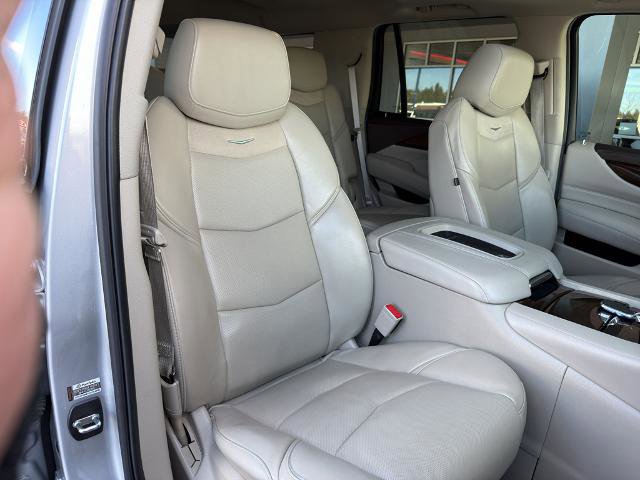 Used 2017 Cadillac Escalade Luxury image 9