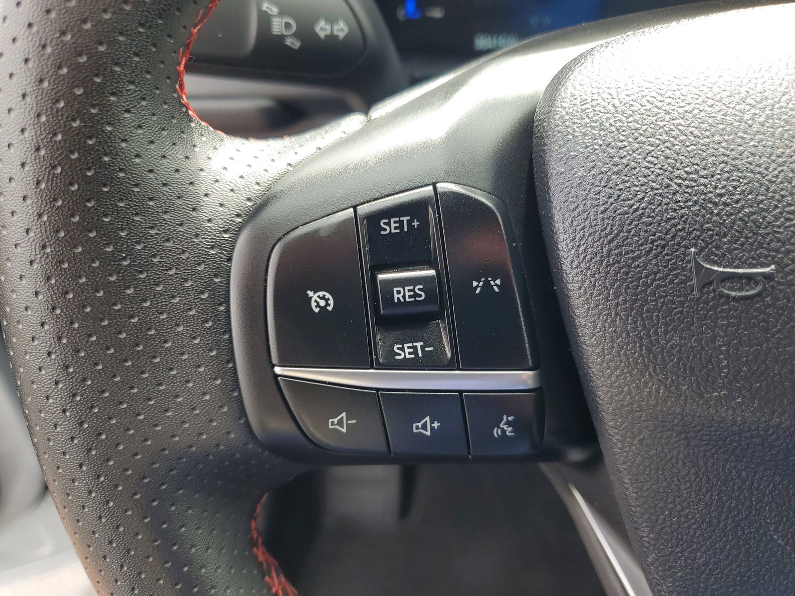 Certified 2025 Ford Escape ST-Line FWD image 20