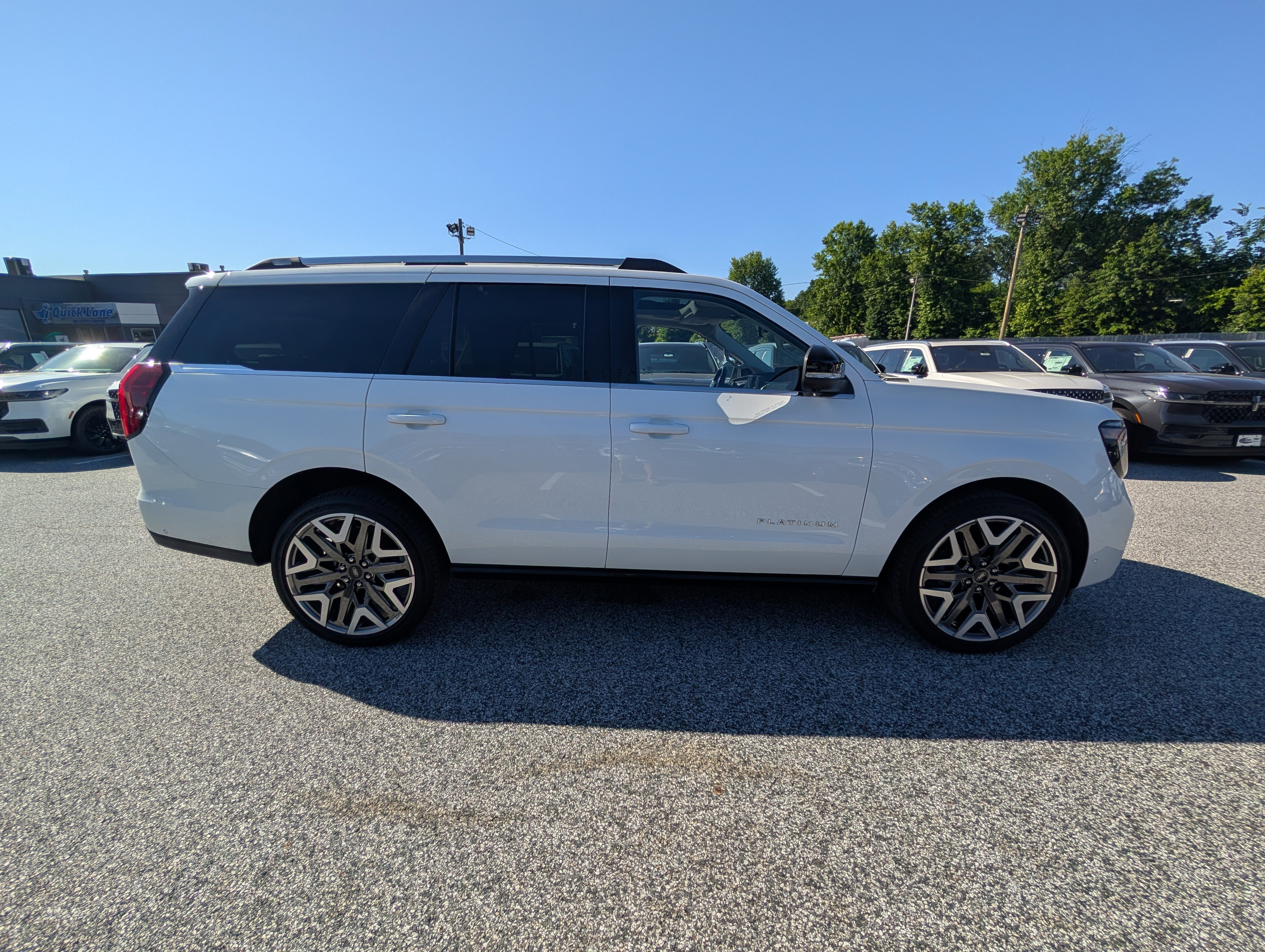 Certified 2025 Ford Expedition Platinum w/ Platinum Ultimate Package AWD/4WD image 8