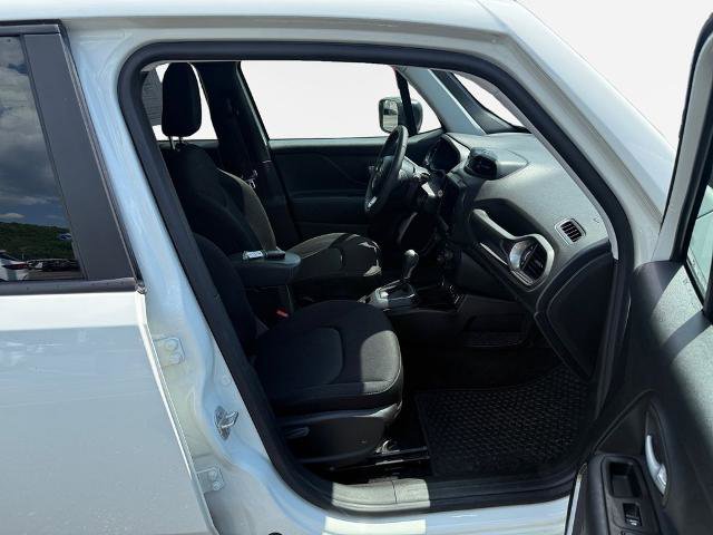 Used 2023 Jeep Renegade Latitude AWD/4WD image 26