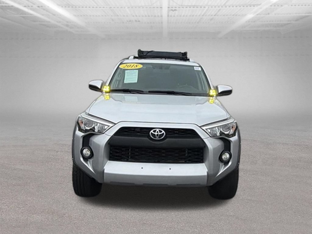 Used 2018 Toyota 4Runner SR5 AWD/4WD image 3