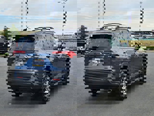 Used 2025 Toyota RAV4 XLE image 5