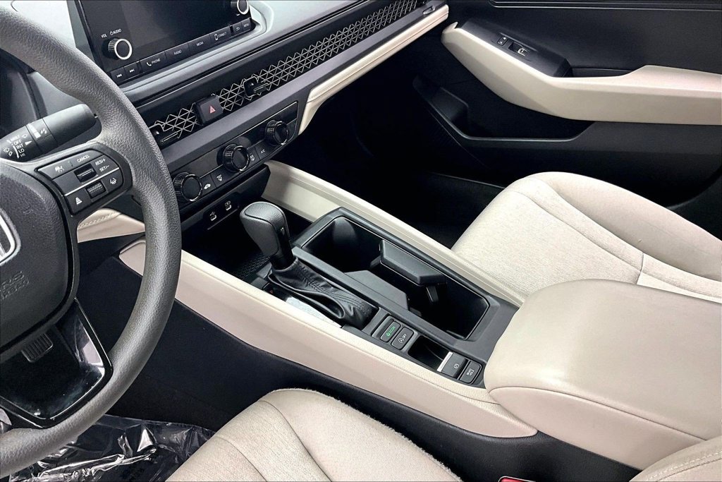 Used 2025 Honda Accord LX image 15