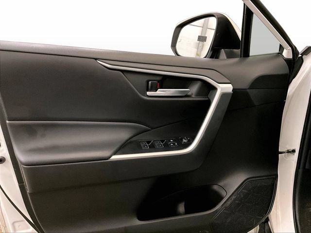 Used 2022 Toyota RAV4 XLE w/ XLE Grade Weather Package AWD/4WD image 22