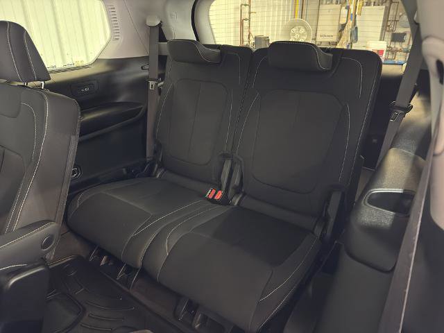 Used 2021 Jeep Grand Cherokee L Laredo w/ Luxury Tech Group I image 13