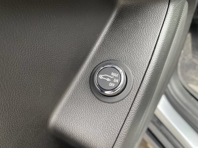 Used 2023 Chevrolet Traverse LT FWD image 33