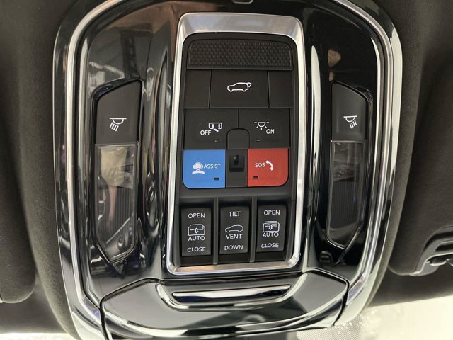 Used 2024 Jeep Grand Wagoneer L Series II w/ Quick Order Packagew 28T AWD/4WD image 28