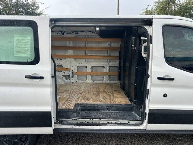 Certified 2019 Ford Transit 250 130 Low Roof w/ Exterior Upgrade Package RWD image 19