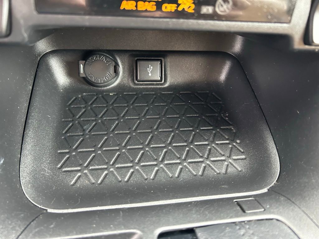 Used 2021 Toyota RAV4 LE AWD/4WD image 26