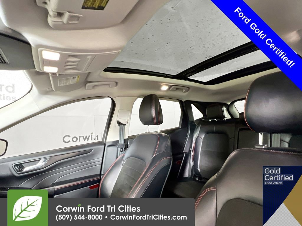 Certified 2022 Ford Escape SEL w/ SEL Stealth AWD Package image 26