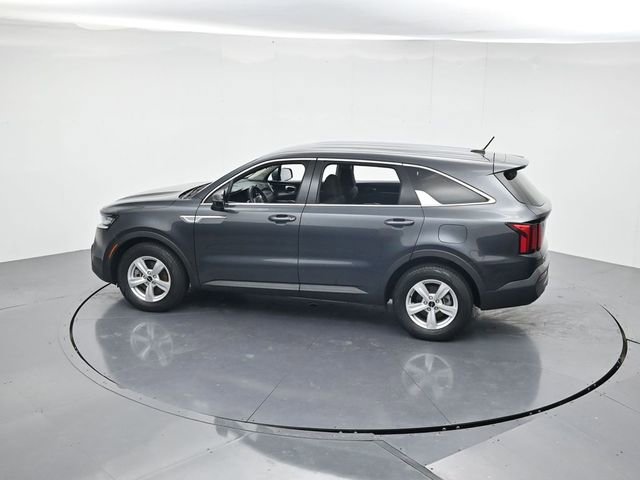 Used 2023 Kia Sorento LX image 44