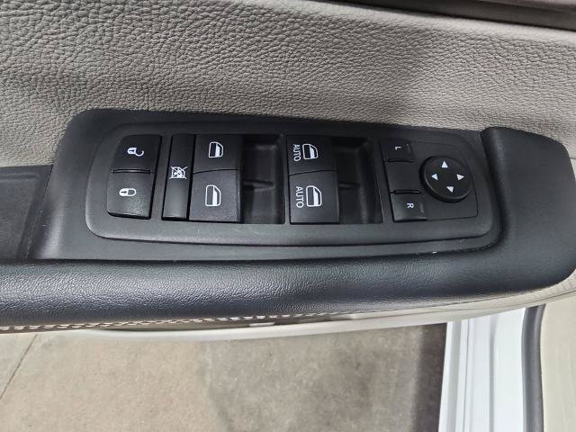 Used 2023 Chrysler Voyager LX FWD image 28