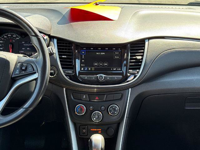 Used 2019 Chevrolet Trax LT w/ LT Convenience Package AWD/4WD image 11