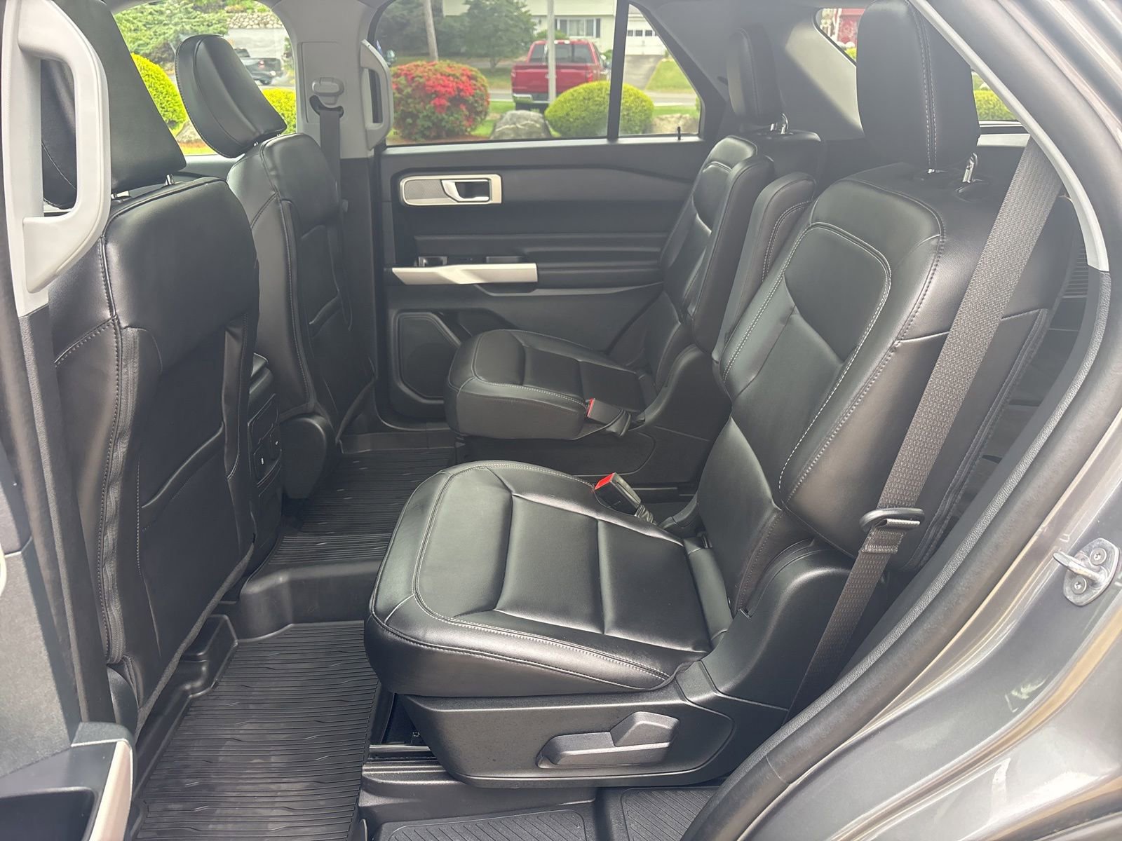 Certified 2023 Ford Explorer XLT w/ Equipment Group 202A AWD/4WD image 37