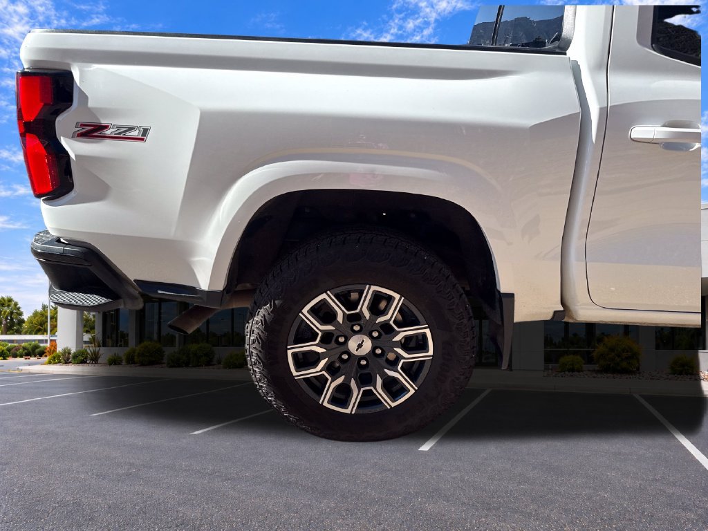 Used 2024 Chevrolet Colorado Z71 w/ Z71 Convenience Package 2 AWD/4WD image 33