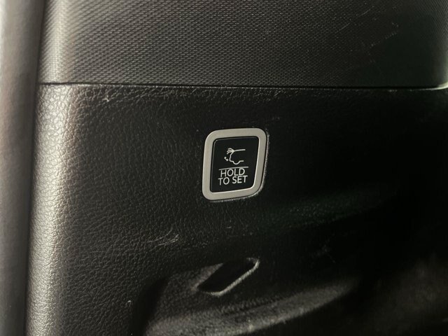 Used 2024 Jeep Wagoneer L Series II AWD/4WD image 33