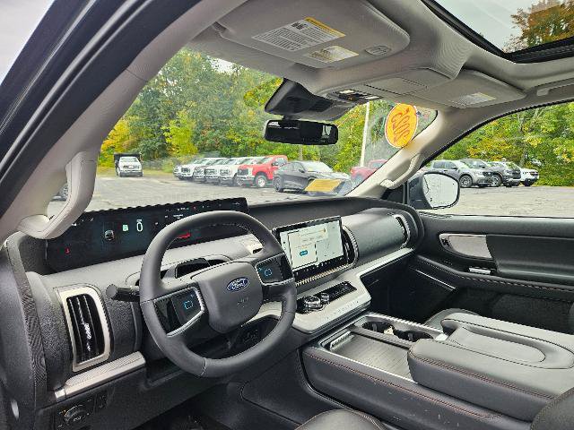 Certified 2025 Ford Expedition Active AWD/4WD image 16