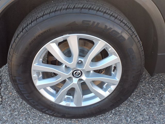 Used 2018 Nissan Rogue SV AWD/4WD image 27