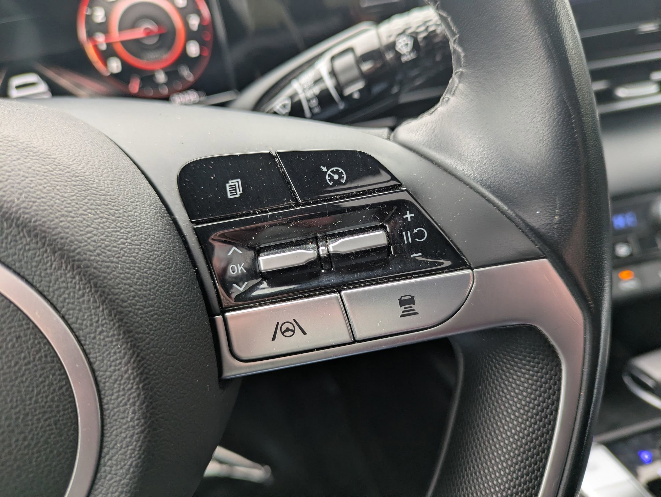 Used 2021 Hyundai Elantra SEL w/ Convenience + Premium Package image 18