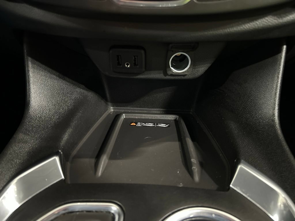 Used 2023 Chevrolet Traverse LT w/ Midnight/Sport Edition AWD/4WD image 22