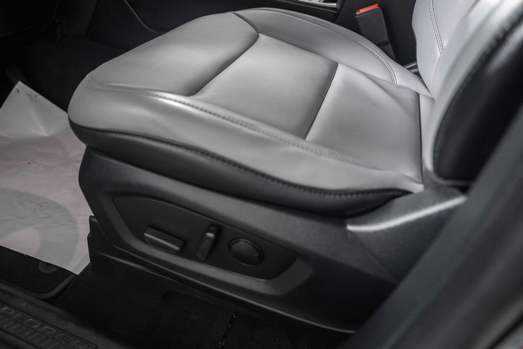 Certified 2021 Ford Explorer XLT w/ Equipment Group 202A image 39