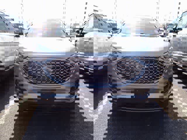 Certified 2023 Ford Edge SEL image 2