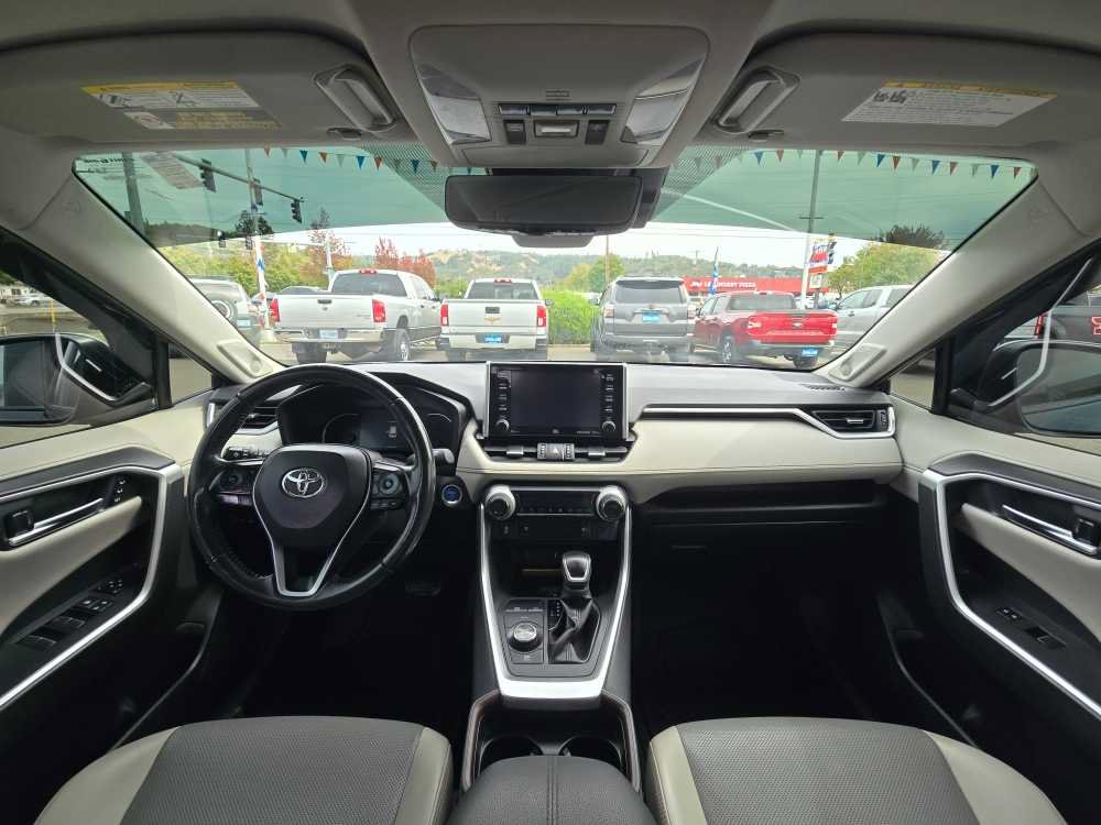 Used 2020 Toyota RAV4 Limited AWD/4WD image 15