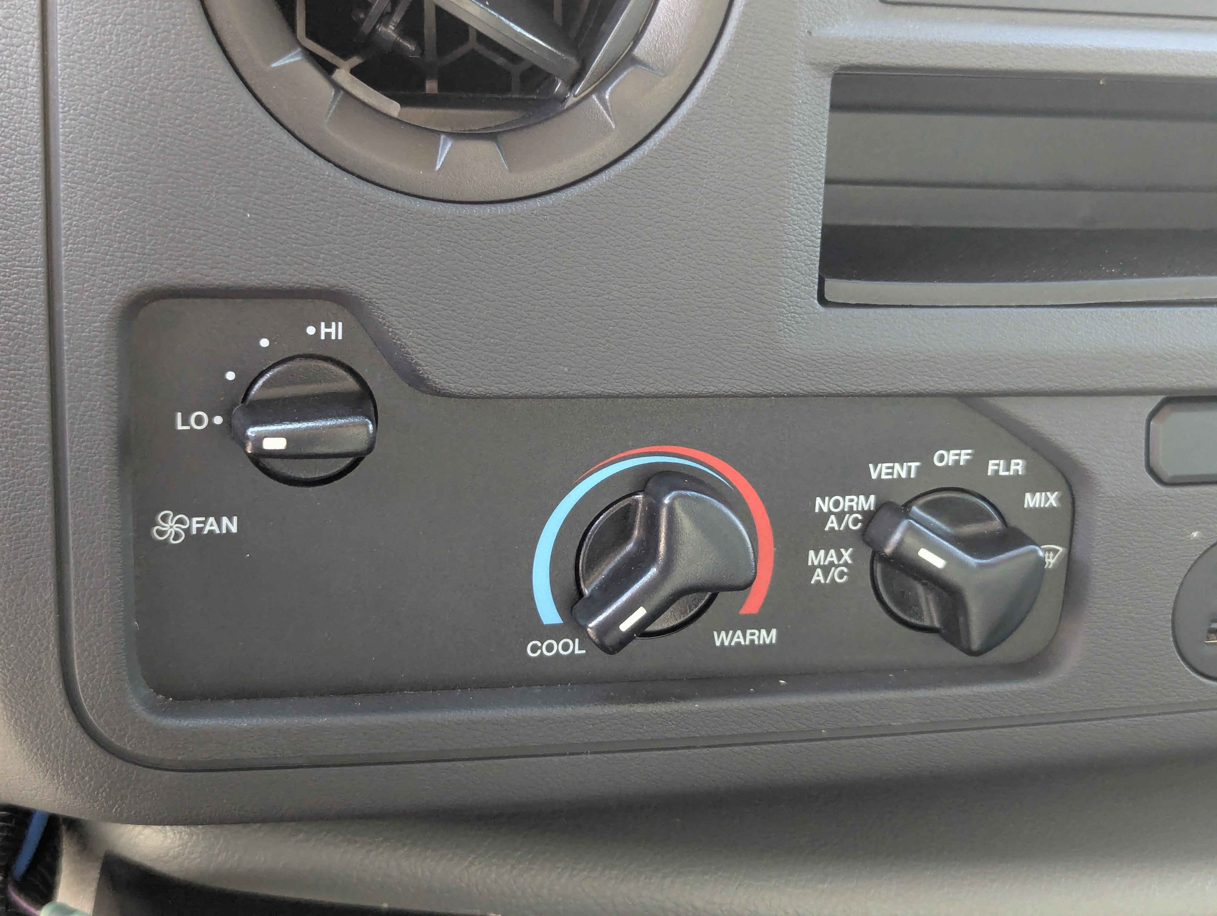 Certified 2025 Ford E-450 and Econoline 450 Super Duty w/ Power Equipment Group RWD image 26