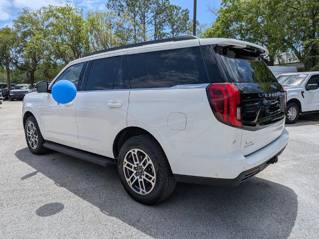 Certified 2025 Ford Expedition Active AWD/4WD image 3