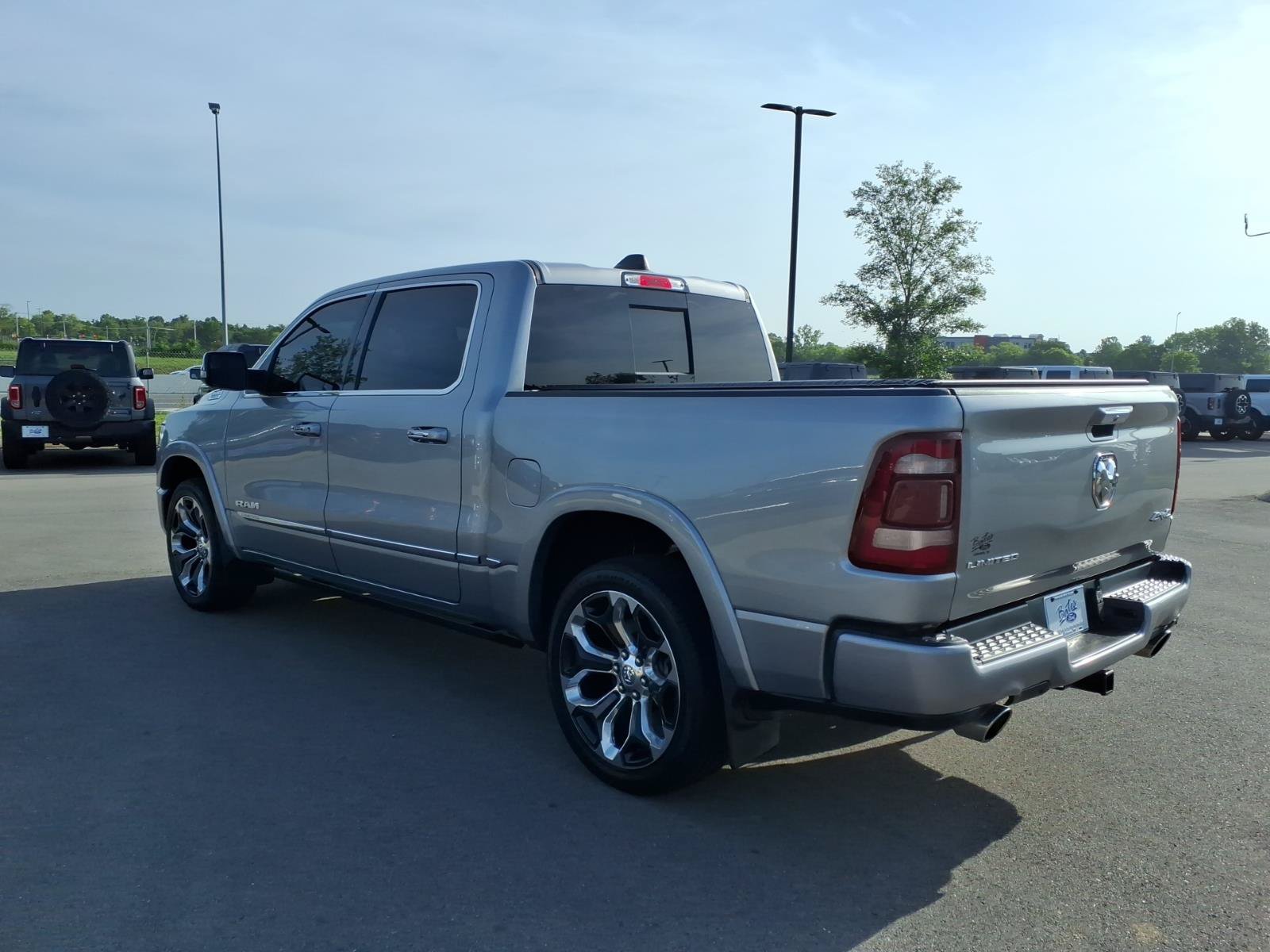 Used 2022 RAM 1500 Limited w/ Body Color Bumper Group AWD/4WD image 5