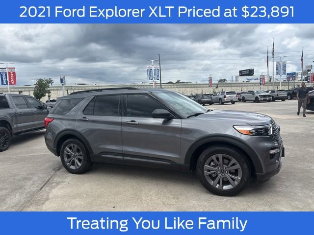 Certified 2021 Ford Explorer XLT w/ Equipment Group 202A RWD image 1