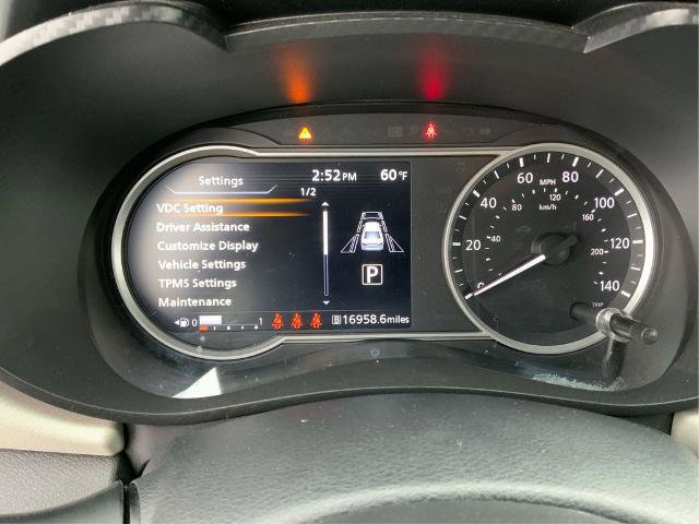 Used 2022 Nissan Versa SV image 11