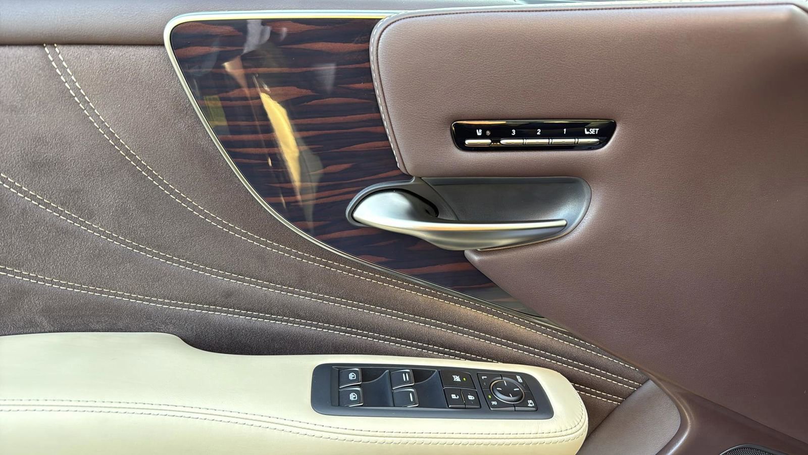 Used 2018 Lexus LS 500 500 Base w/ Luxury Package image 12