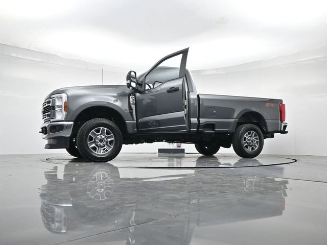 Certified 2025 Ford F350 XLT w/ FX4 Off-Road Package AWD/4WD image 50