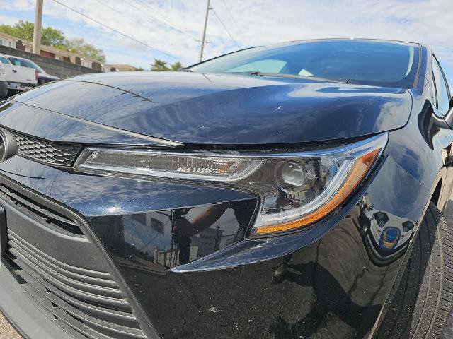 Used 2025 Toyota Corolla LE FWD image 30