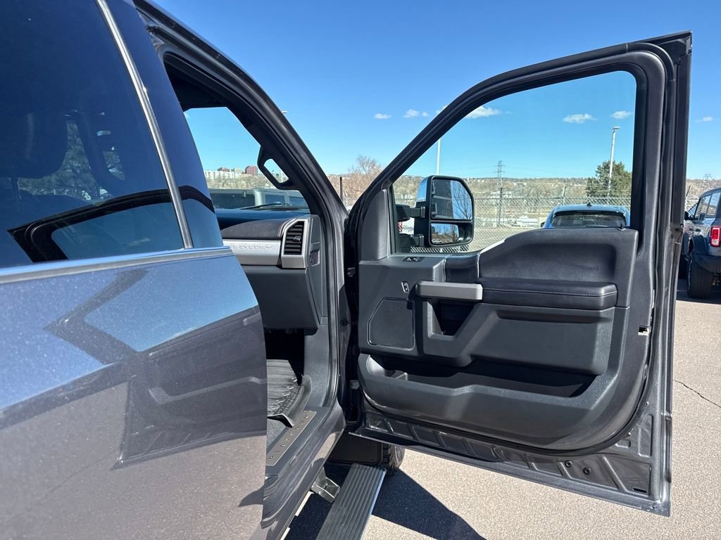 Certified 2022 Ford F350 Platinum image 26