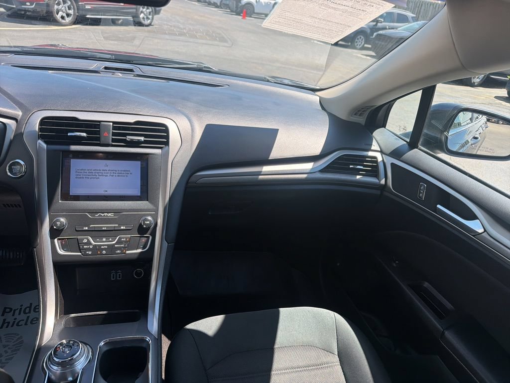 Certified 2019 Ford Fusion SE FWD image 20