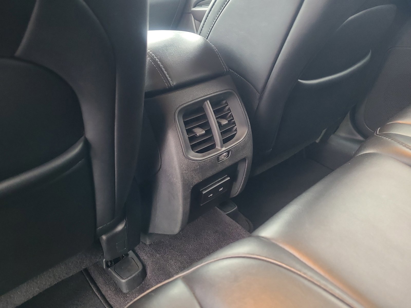 Used 2019 Jeep Cherokee Latitude Plus image 31