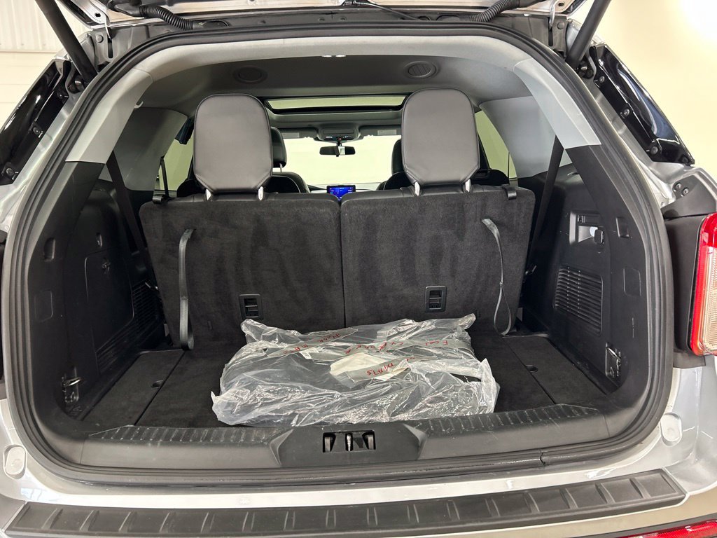 Certified 2021 Ford Explorer XLT w/ Equipment Group 202A AWD/4WD image 30