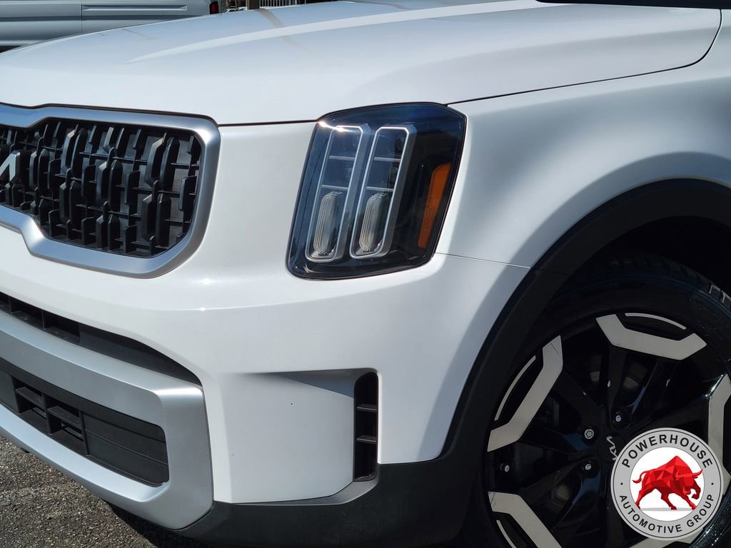 Used 2024 Kia Telluride EX w/ EX Captain's Chair Package FWD image 11