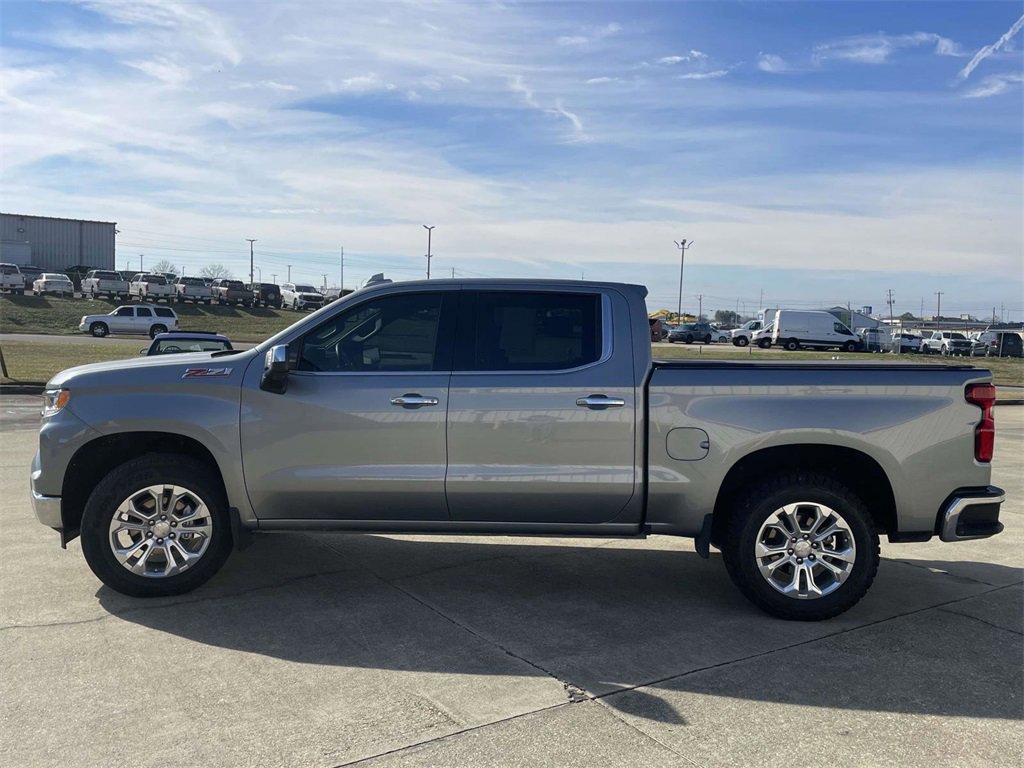 Used 2024 Chevrolet Silverado 1500 LTZ image 2