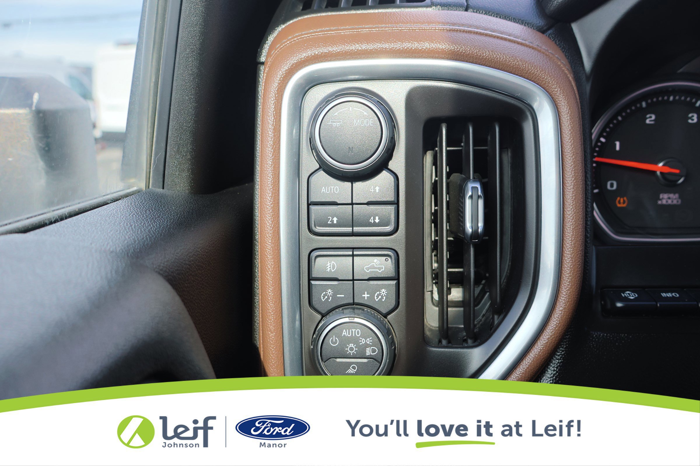 Used 2020 Chevrolet Silverado 2500 High Country w/ Z71 Off-Road Package image 17