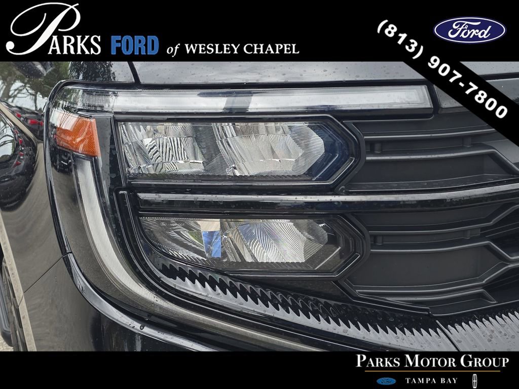 Certified 2025 Ford Expedition Active image 6