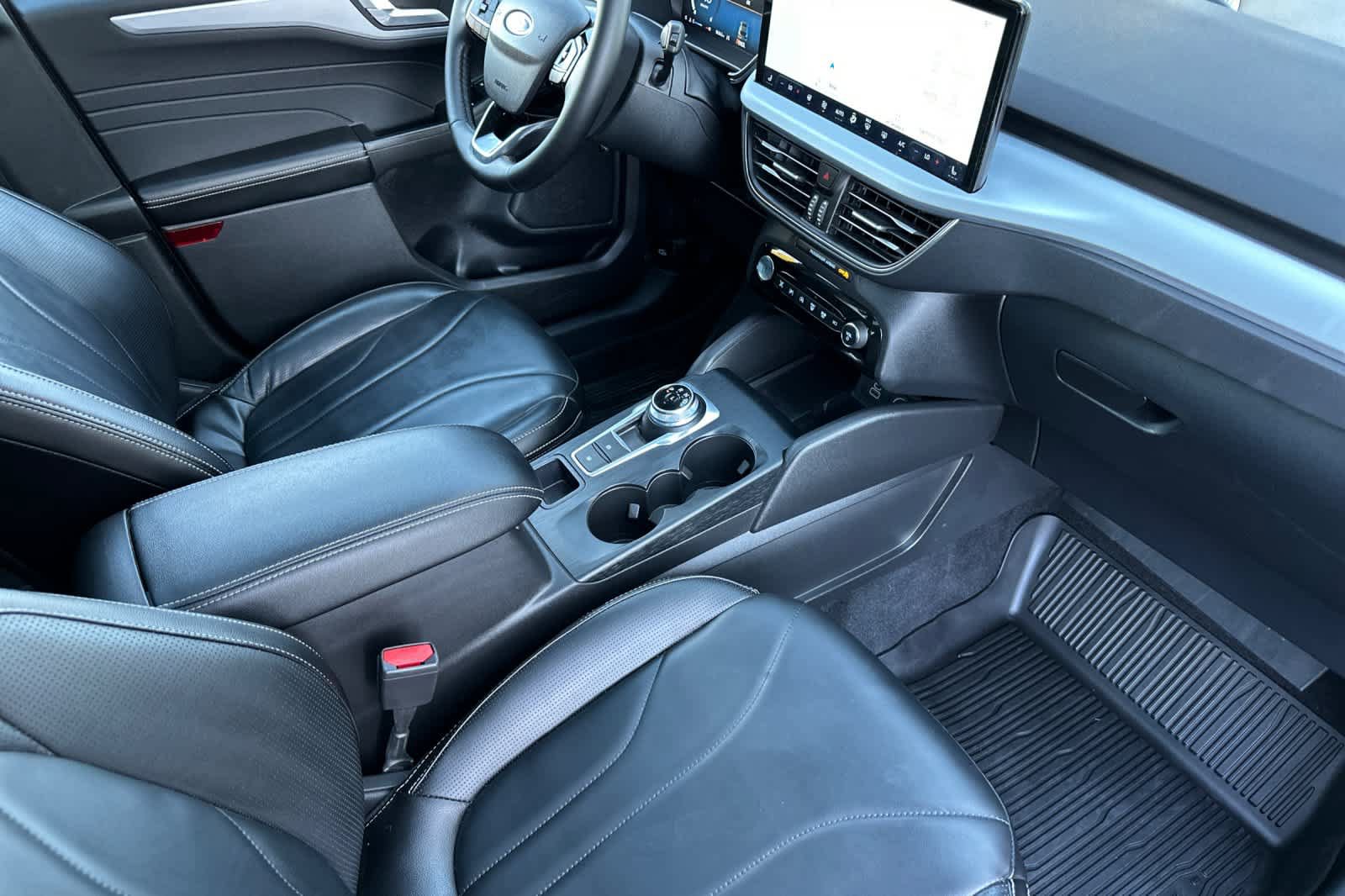 Certified 2025 Ford Escape Platinum w/ Premium Technology Package AWD/4WD image 16