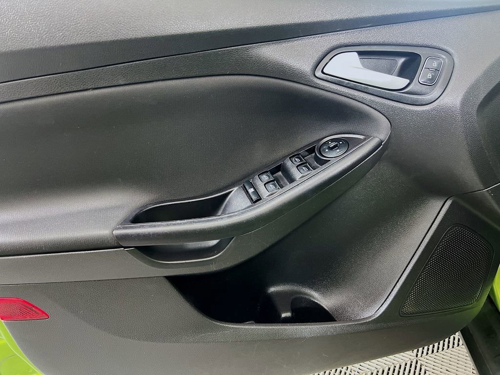 Certified 2018 Ford Focus SE w/ Cold Weather Package image 21