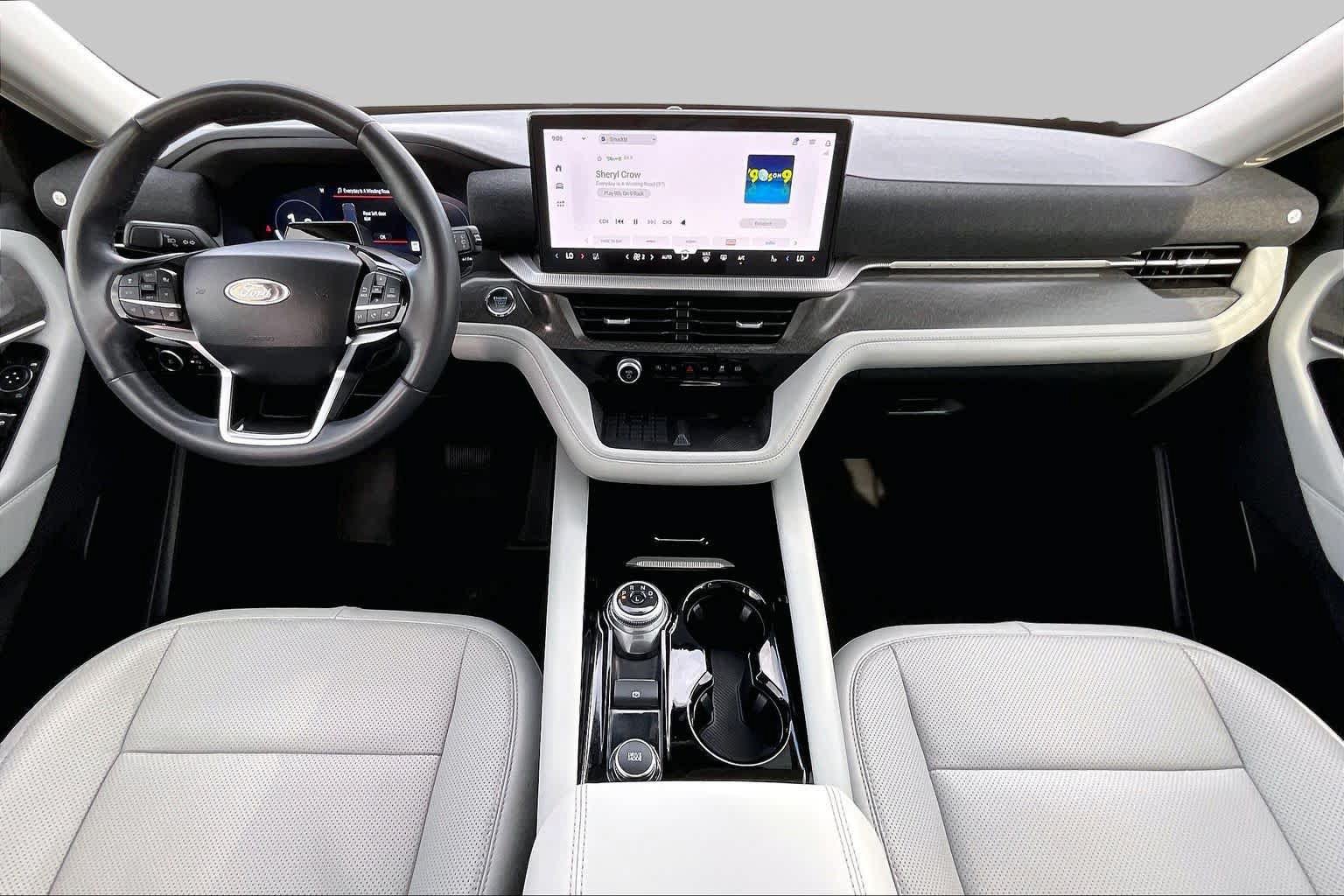 Certified 2025 Ford Explorer Platinum w/ Ultimate Package AWD/4WD image 16