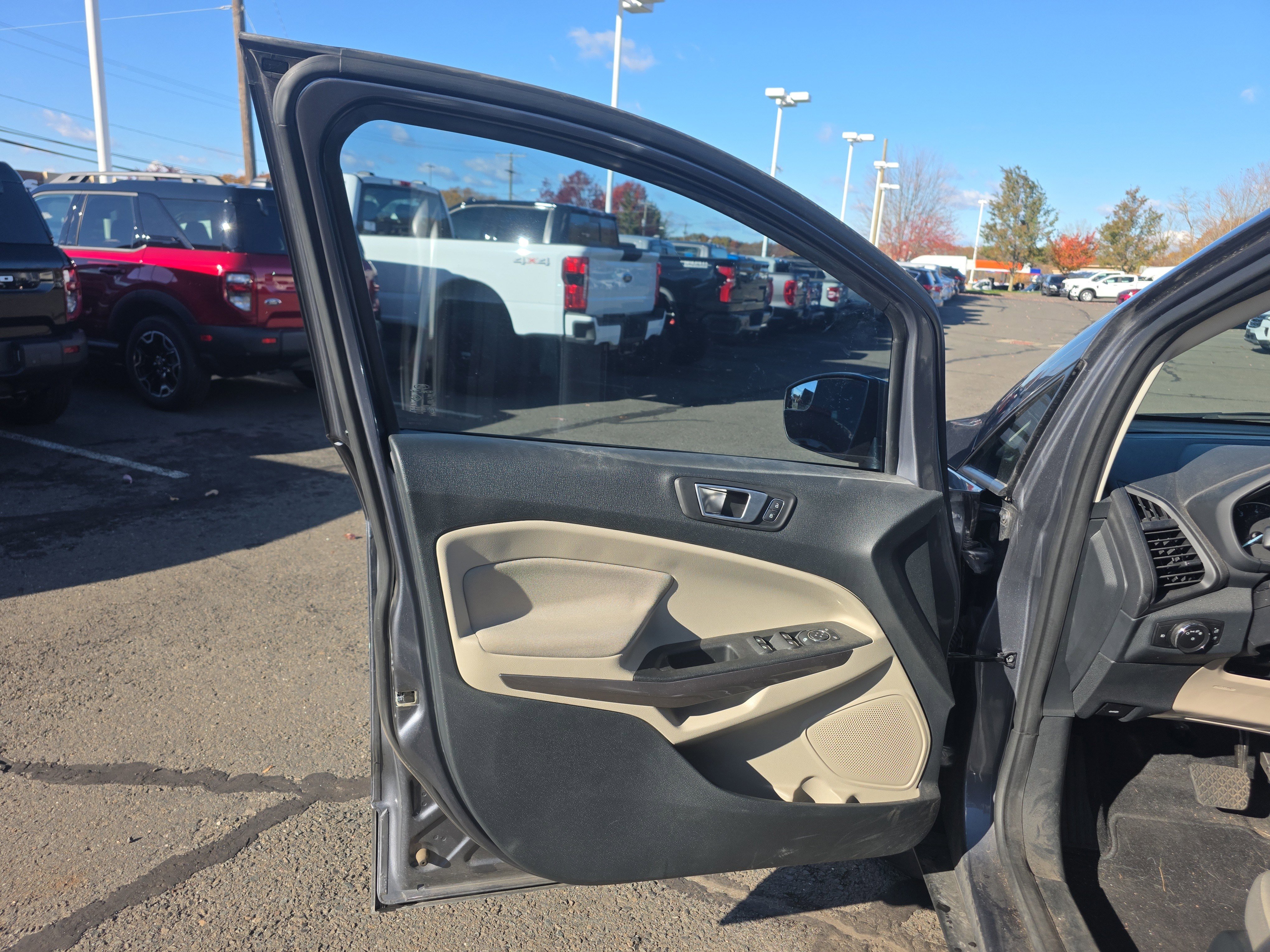 Certified 2019 Ford EcoSport SE image 26