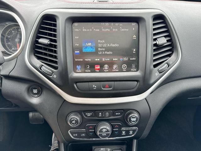 Used 2017 Jeep Cherokee Trailhawk AWD/4WD image 16