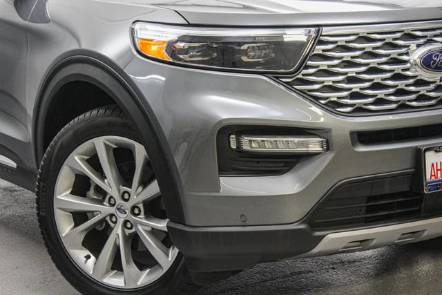 Certified 2023 Ford Explorer Platinum w/ Technology Package AWD/4WD image 2
