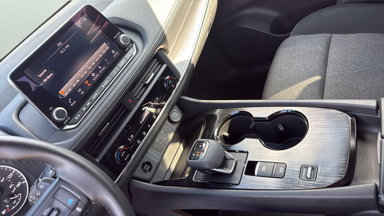 Used 2025 Nissan Rogue SV FWD image 21